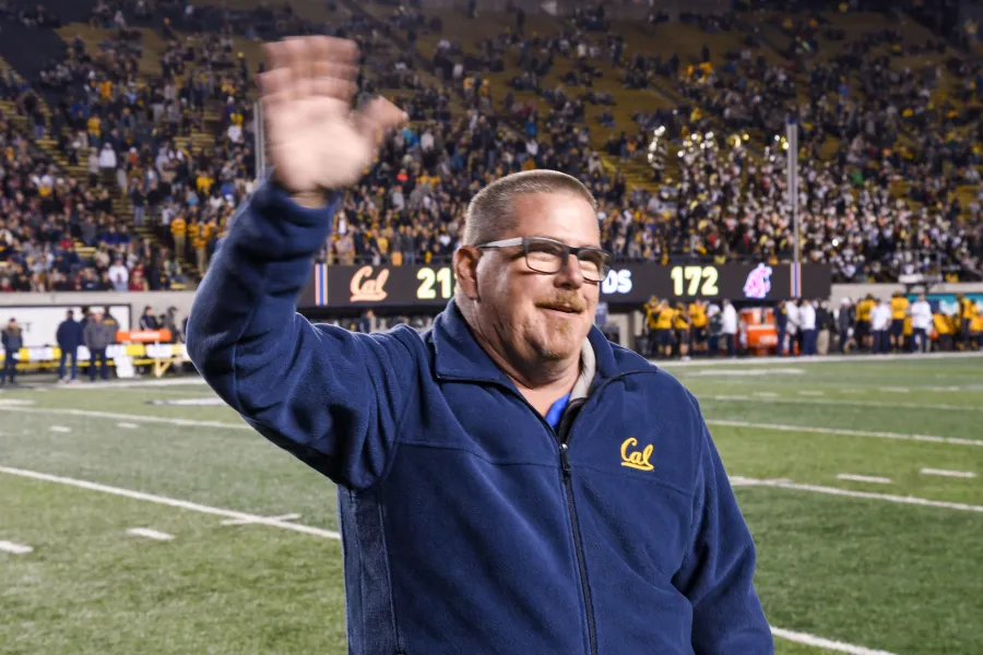 l3993-john-oconnor-cal-game-honored2.jpg